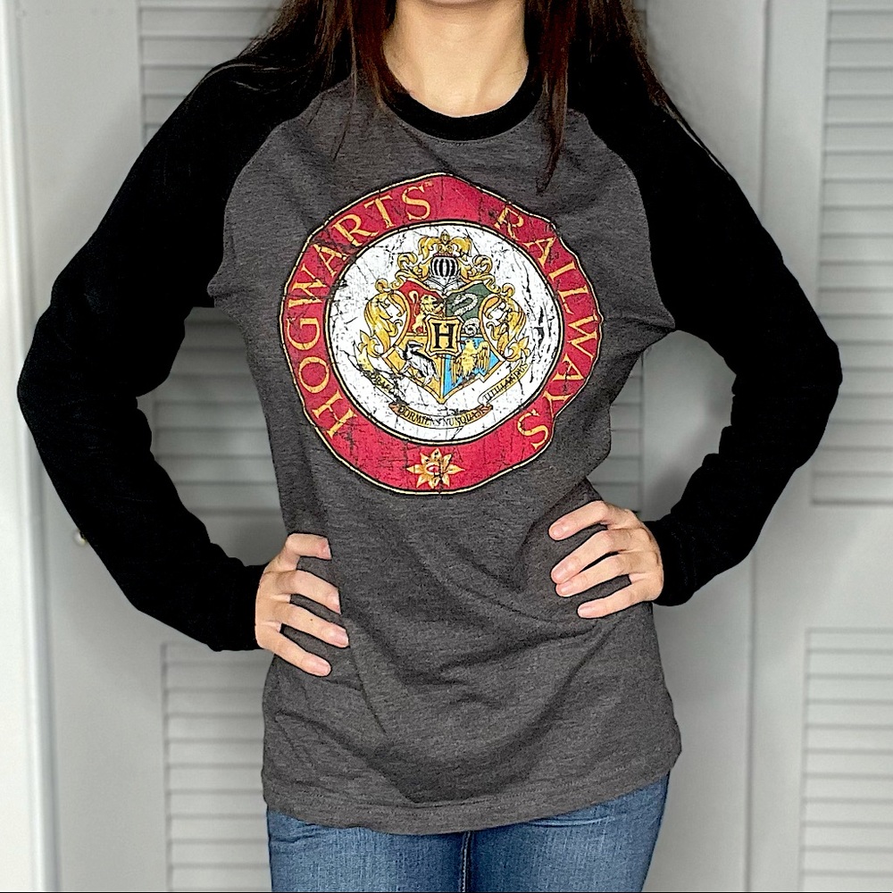 Universal Studios Hogwarts Railways long sleeved grey/black top Harry Potter, S